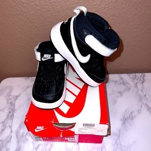 Nike Court Borough Mid 2 Toddler Size 5 Black/White